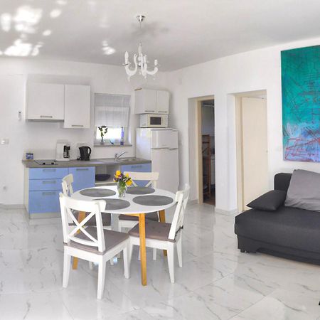Apartmani Stellar Malinska Exterior photo