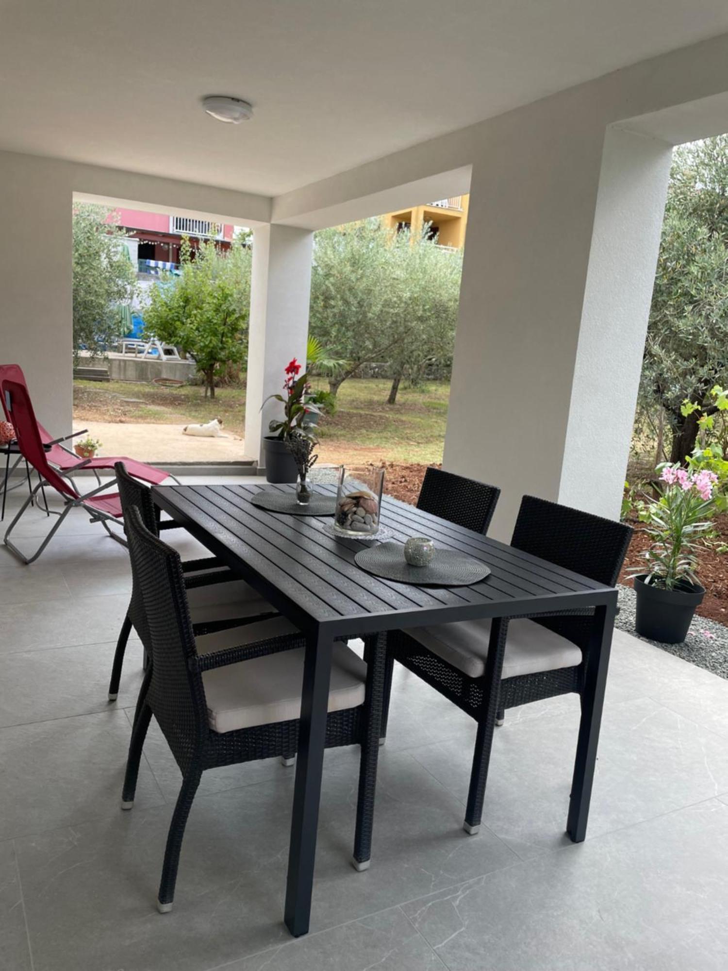 Apartmani Stellar Malinska Exterior photo